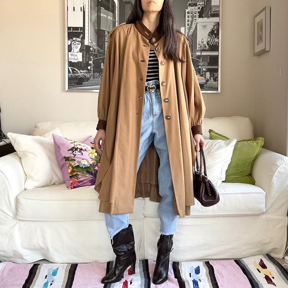 Jackets & Blazers - Lightweight poncho with sleeves